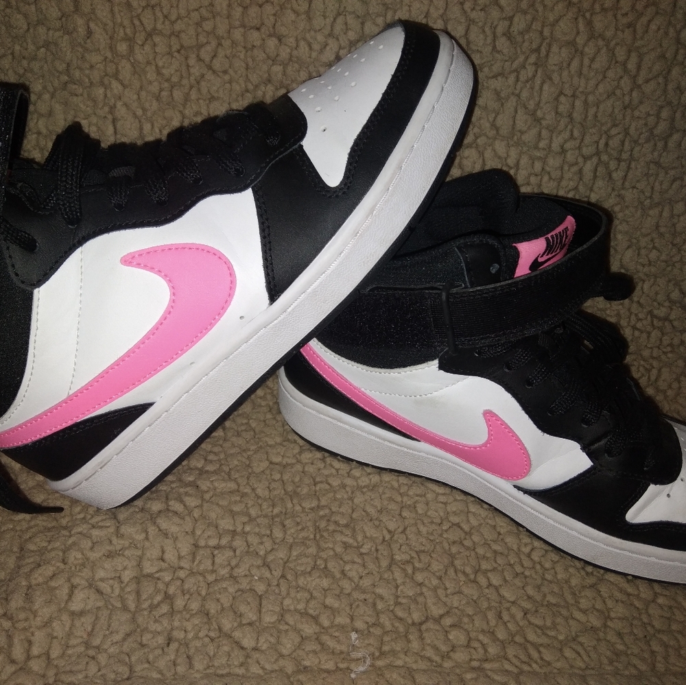 Shoes - Picture 5 of 5